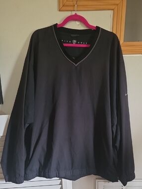 Nike Men's Black V-Neck Golf Pullover with Subtle Trim